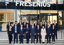 2023年11月2日-5日，AG集团官网（中国）官方网站
董事长刘敬桢率团访问费森尤斯集团与费森尤斯卡比公司总部